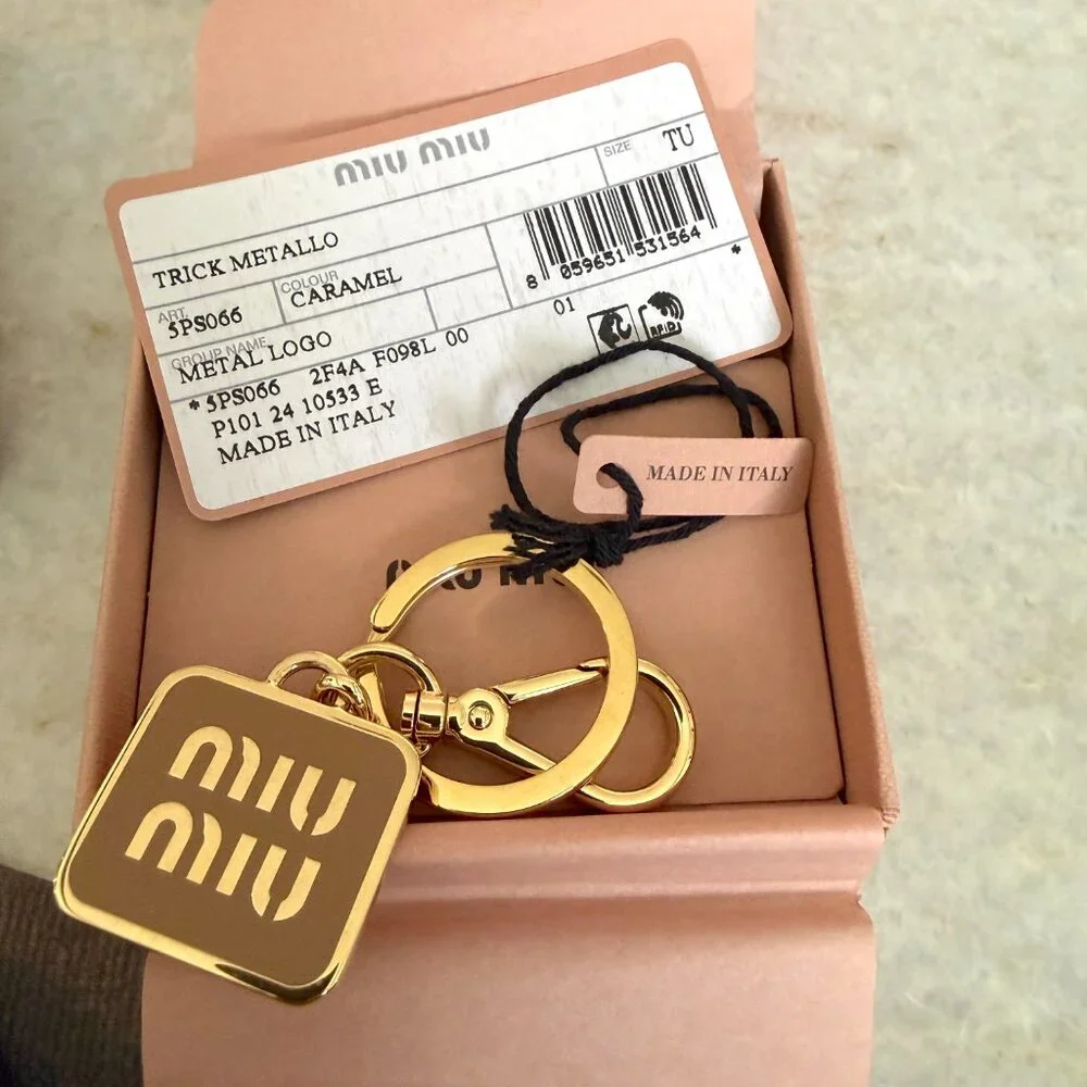 Miu‎ Miu 5PS066 Metal Key holder Key Chain Logo, gold and caramel in box